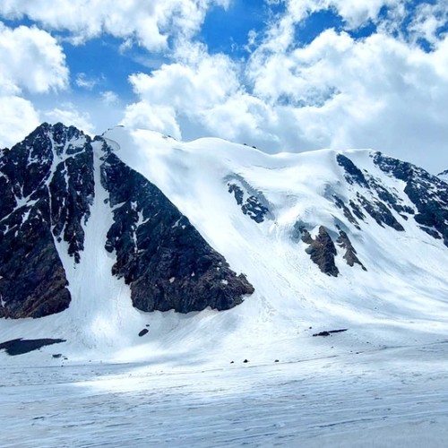 К ледникам: треккинг налегке в ущелье Актру с проживанием на турбазе