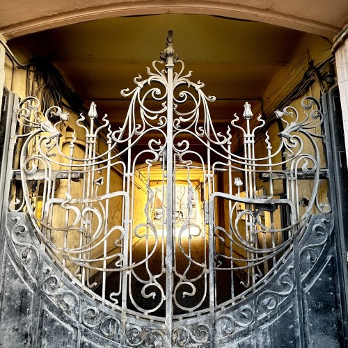 Петроградская сторона: северный модерн, поэты и чекисты