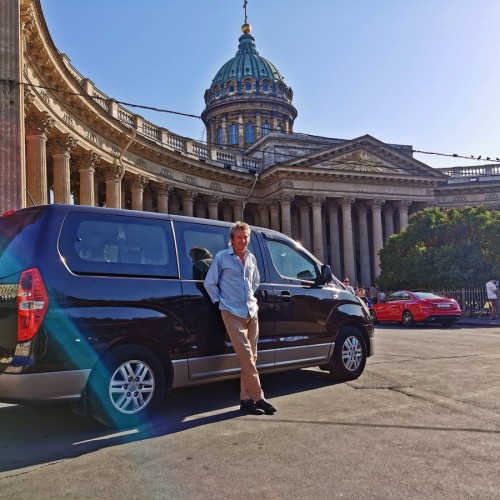 Живые рассказы о Петербурге — на минивэне с панорамной крышей