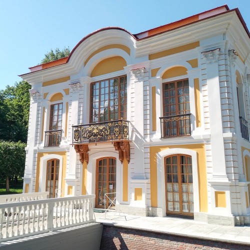 Петергоф: фонтаны и дворцы Нижнего парка