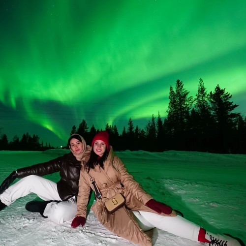 «Всё включено» на Кольском: охота за сиянием, снежное сафари, айс-флоатинг, арктическая кухня