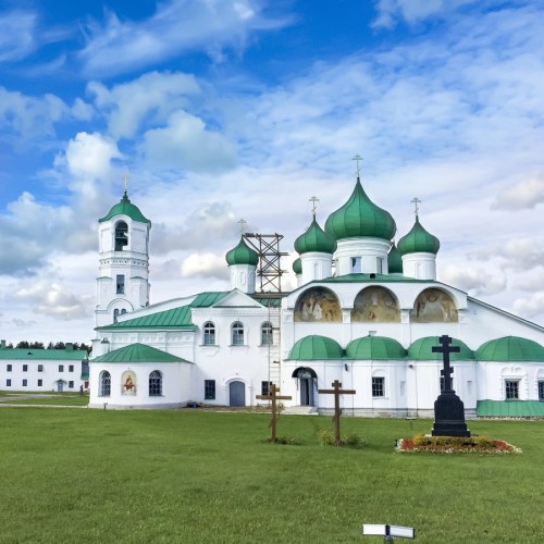 Три монастыря у Ладожского озера — из Петербурга