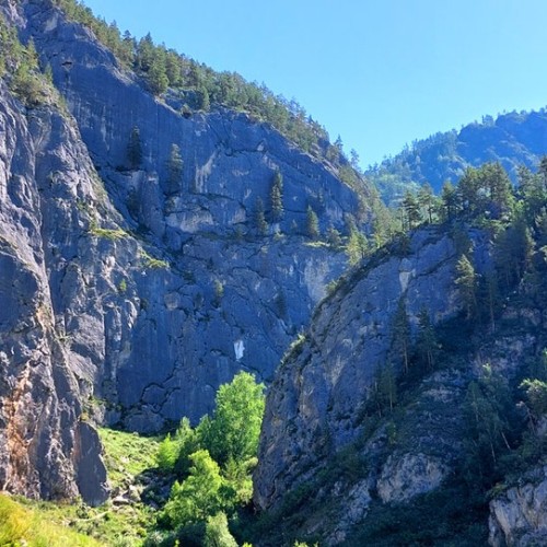 Насыщенный треккинг-тур по Алтаю с размещением на турбазах: более 25 локаций