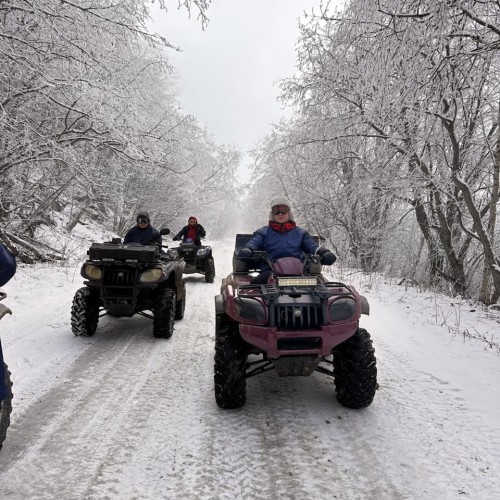Зимний Домбай: осваиваем склоны Мусса-Ачитары, катаемся на квадроциклах и ловим форель