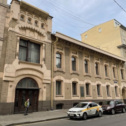 Страсти по Поварской и квартирный вопрос
