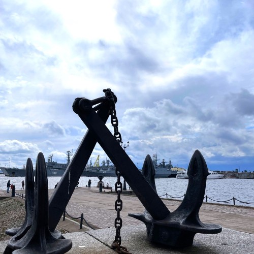 Из Петербурга в Кронштадт — к морским соборам