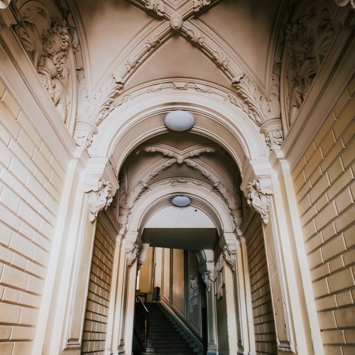 Must-see: Питер с высоты, парадные и легендарная квартира Довлатова