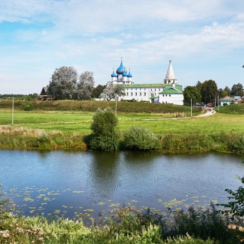 Умиротворяющий Суздаль