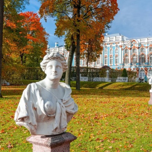 Из Петербурга в Пушкин — в Екатерининский и Александровский дворцы