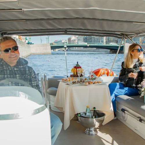 Утро в Петербурге: индивидуальная водная прогулка