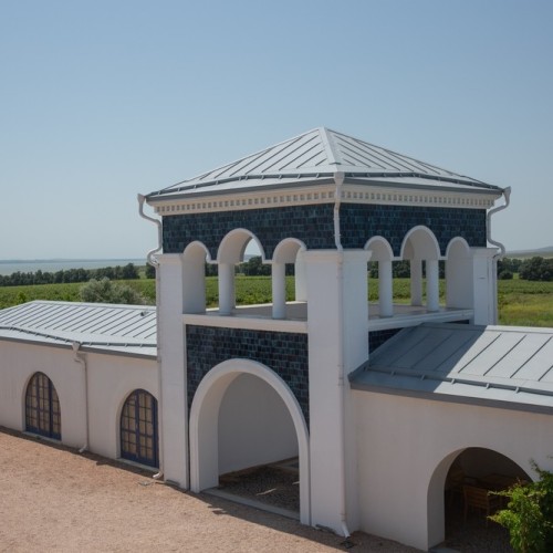 Курорты и не только: 2 моря, винодельни, казачьи и черкесские традиции