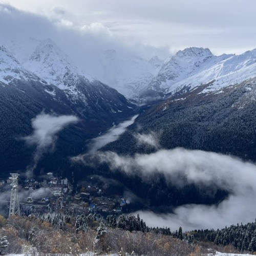Молодёжный тур в Домбай: лёгкие треккинги, природные чудеса и отель 4* с видом на вершины
