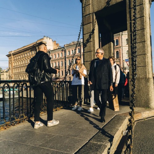 Стендап-экскурсия по Петербургу