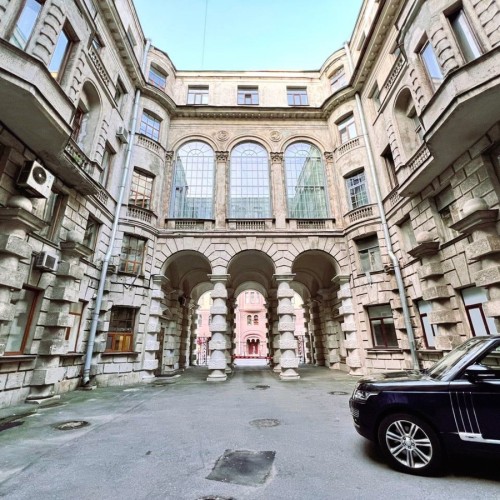 Дворы и доходные дома Петроградской стороны