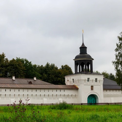 Из Ярославля — в старинный Толгский монастырь