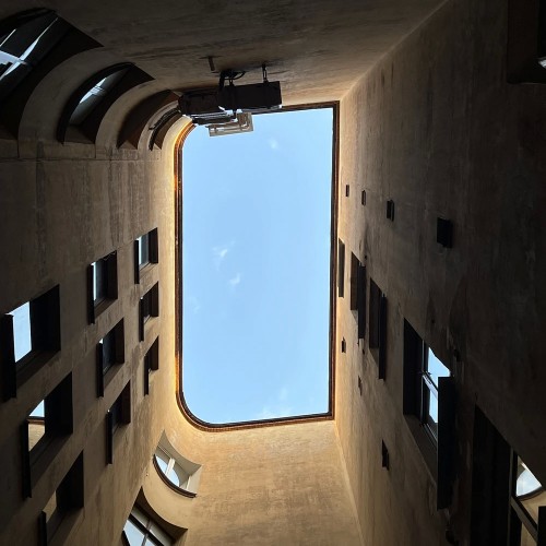 Для самых стойких: подробная экскурсия по дворам и парадным Дворцовой слободы