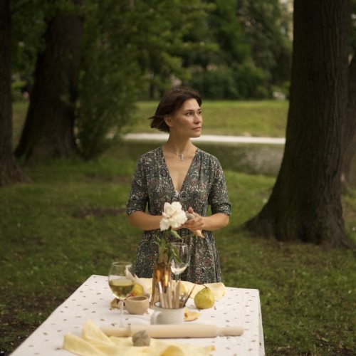 Мастер-класс по лепке из глины в Лопухинском саду Петербурга