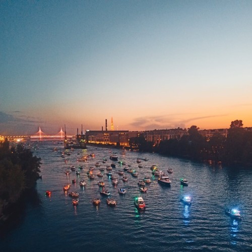 Дневная прогулка по рекам и каналам Петербурга