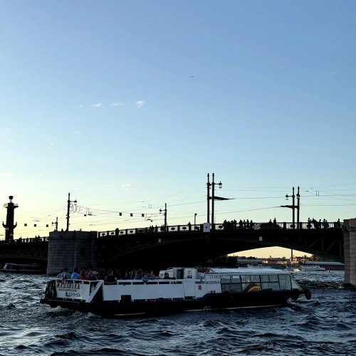 Прогулка с аудиогидом на теплоходе «5 островов Петербурга»