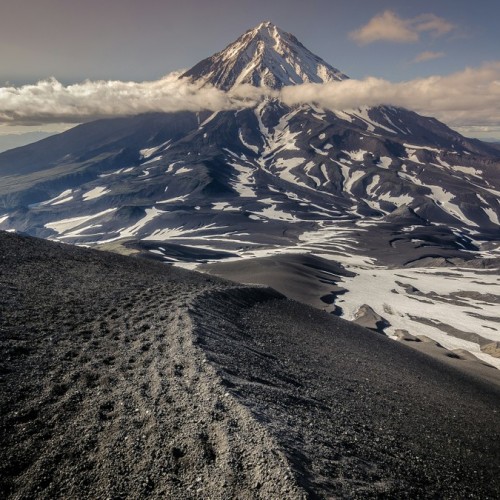 На Камчатку с вулканологом: VIP-экспедиция с прогулкой на вертолёте, рыбалкой, баней и деликатесами