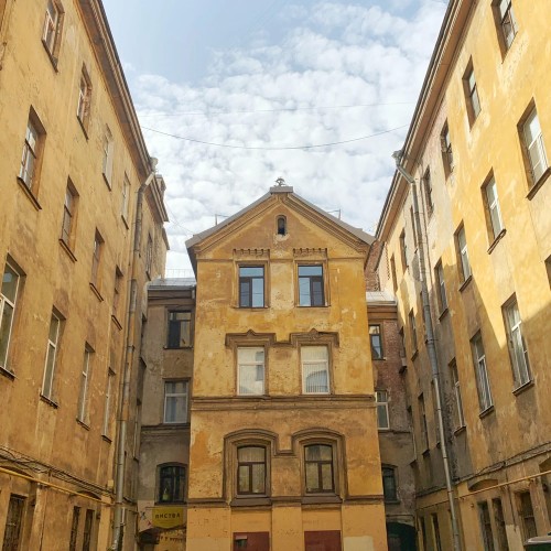 Бытовая жизнь без прикрас: где и как жили петербуржцы