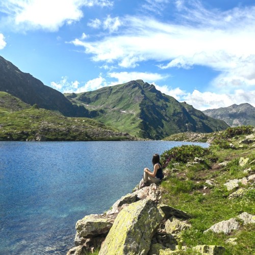 Если с другом вышел в путь: треккинги в Архызе в компании маламута (в мини-группе)
