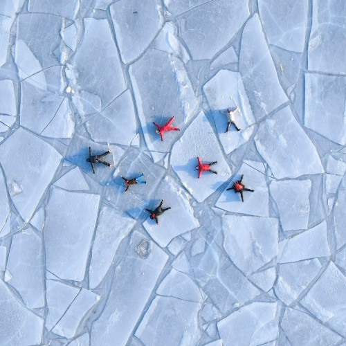 Индивидуальный джиппинг на Байкал с фотографом: ледяные пейзажи Ольхона и Огоя без экскурсий