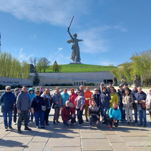 В Элисту из Волгограда на автобусе: вальс тюльпанов, этнопрограмма, мастер-классы и «Страна Бумба»