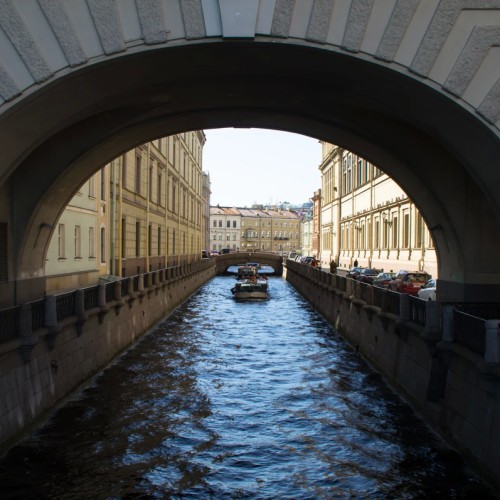 Фейк или Факт: невероятные истории от Дворцовой до Казанской