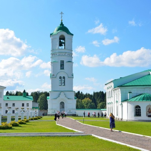 Три монастыря у Ладожского озера — из Петербурга