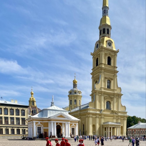 Петропавловская крепость: фортеция, храм, темница