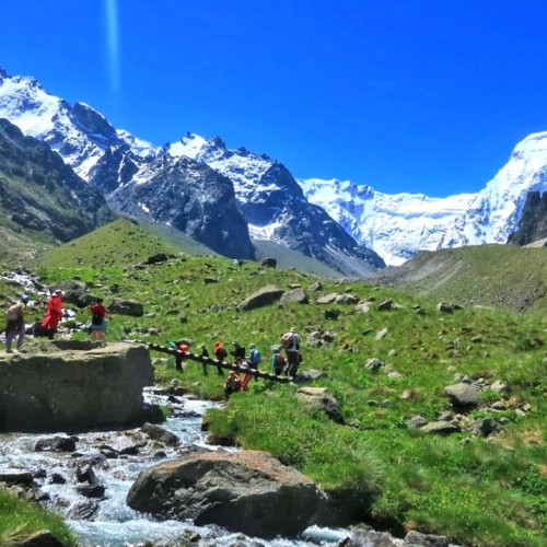 Перезагрузка в Безенги с проживанием в палатках: треккинг к ледникам, водопадам и диким турам