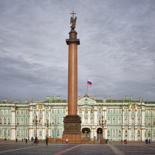 Обзорная экскурсия по Петербургу на минивэне