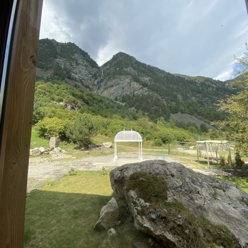 Персональная поездка по Дигории: природа и отдых в термальных источниках