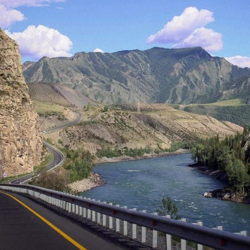 Цветение алтайской сакуры и главные локации: Гейзерное озеро, «Марсы», Катунь и Адыр-Кан