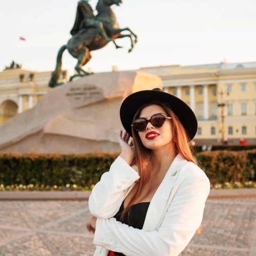15-минутная фотосессия в лучших локациях Петербурга