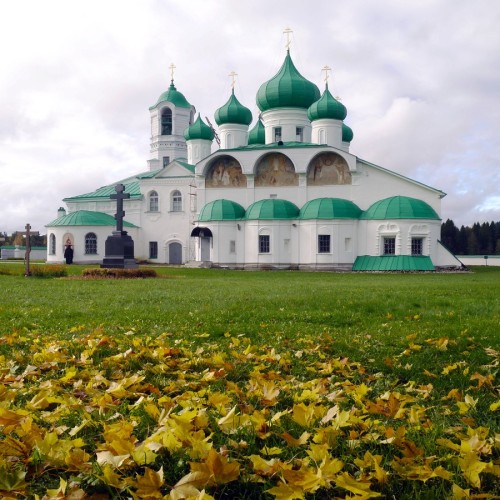 Из Петербурга к древним монастырям