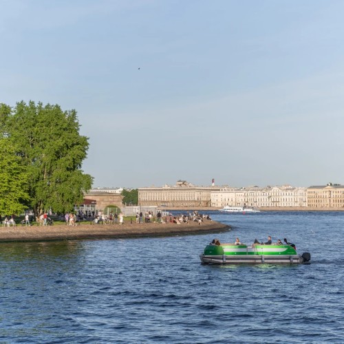 Вдоль Петроградской стороны на индивидуальной водной прогулке