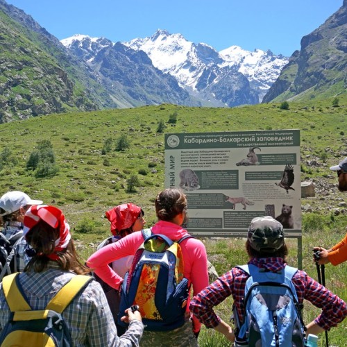 Треккинг налегке в Безенги с размещением в альплагере