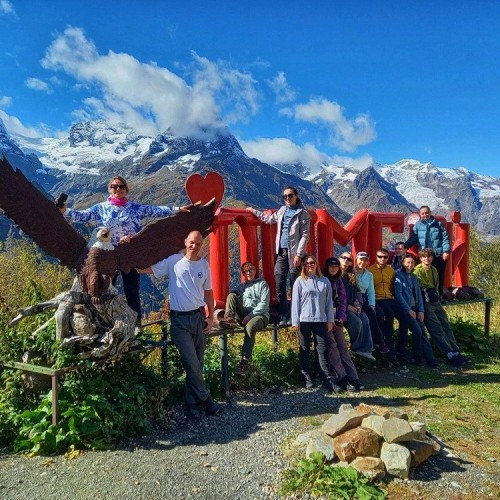 А давай в Домбай? Треккинг без рюкзаков