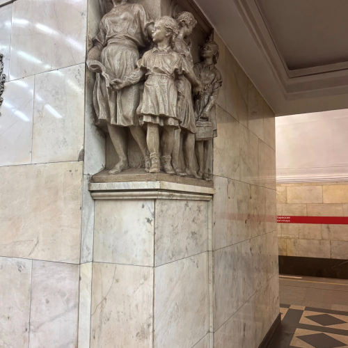 Петербургский метрополитен: обзорная экскурсия по историческим станциям метро