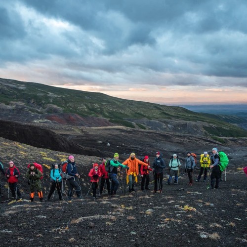 Большой поход с рюкзаками и палатками по Камчатке: вулканы, Тихий океан, термы и альпийские луга
