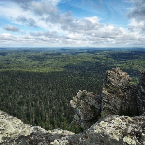Треккинг в горах Урала: подъём на Полюд и Ветлан