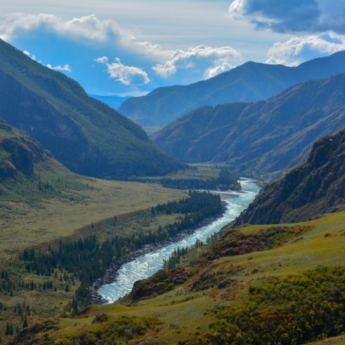 Знакомство с Алтаем своей компанией: снежные вершины, кристальные озёра и заповедные тропы