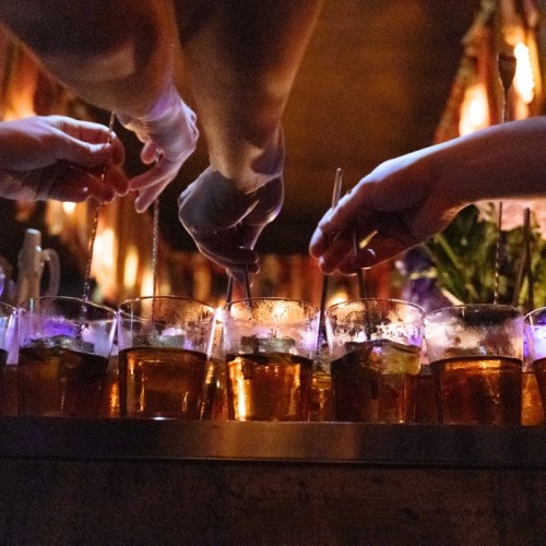 Декаданс и ренессанс: лекция-променад по необычным барам Петербурга (18+)