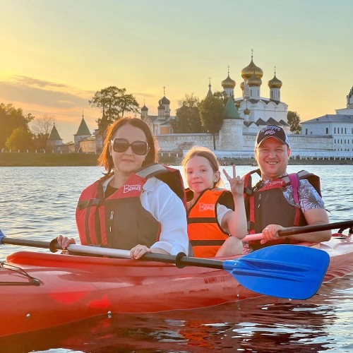 Прогулка на байдарках у Ипатьевского монастыря в Костроме (в группе)