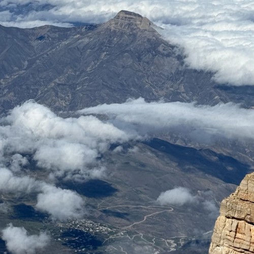 Смотреть на звёзды и трогать облака: восхождение на Ярыдаг с фотосъёмкой (мини-группа)