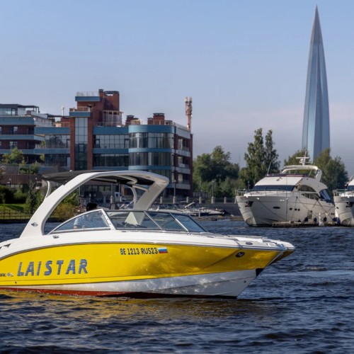 На морском катере — по просторам Невы и Финского залива
