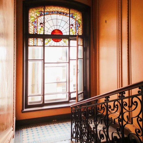 Петербург за закрытыми дверями: парадные лестницы и дворы-колодцы