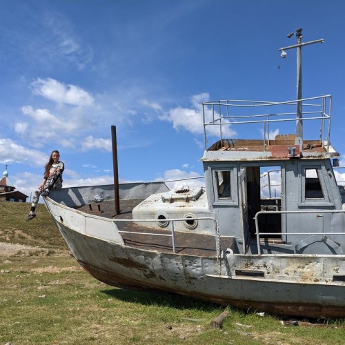 Активное путешествие на север Байкала с комфортом: прогулка на катере, рыбалка и природа